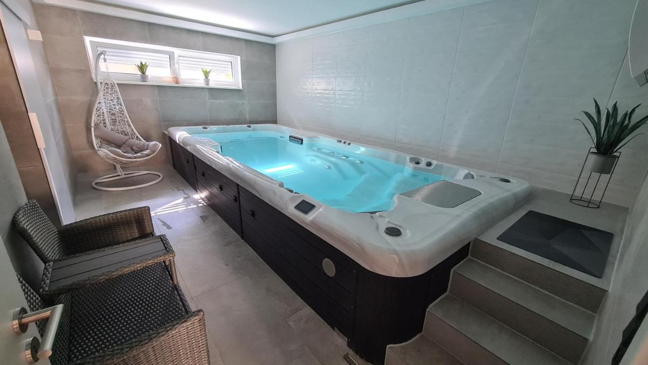 Schlaffass Mit Wellness In Alter Scheune Seinsheim 외부 사진